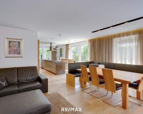 offener Wohnbereich mit Küche