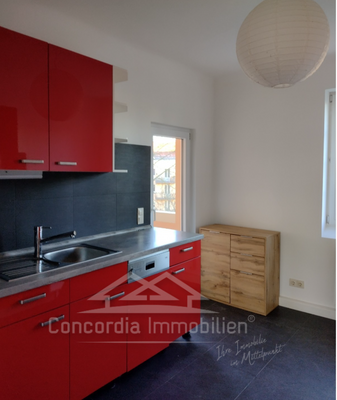 Küche mit austritt auf Balkon