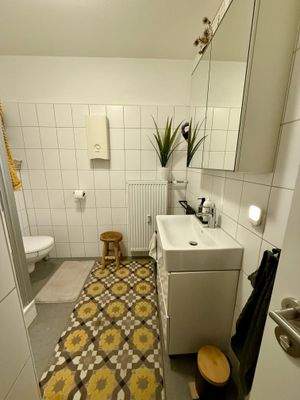 Badezimmer auf der oberen Ebene.jpg