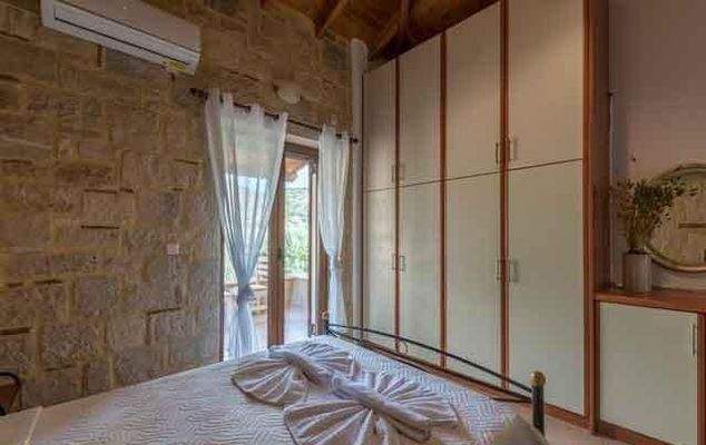 Kreta, Sisi: Einzigartiges Steinhaus mit Swimmingpool zum Verkauf