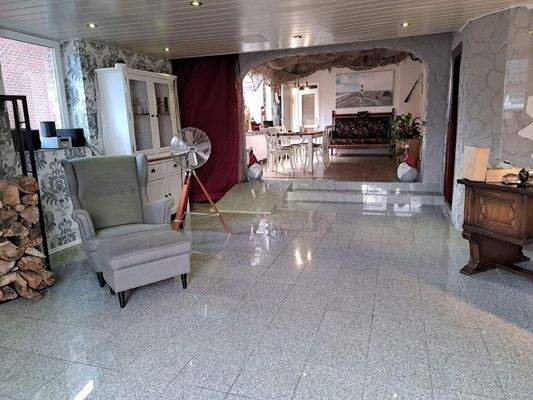 Lichtdurchfluteter Wohnbereich