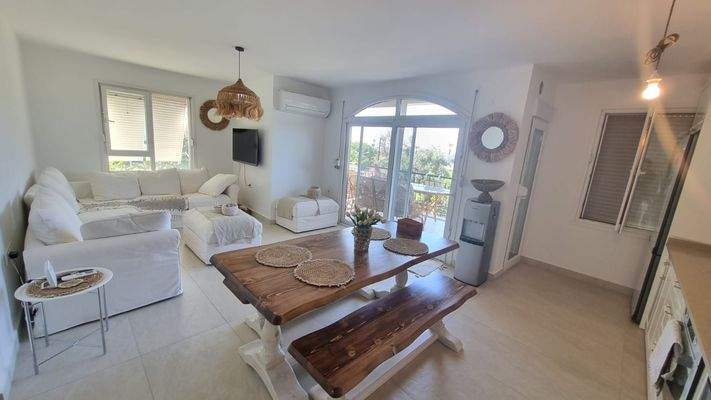 Wohn-/Essbereich -1-