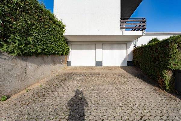 Einfahrt Doppelgarage