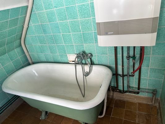 Bad mit Wanne