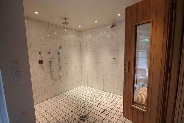 Sauna und Dusche