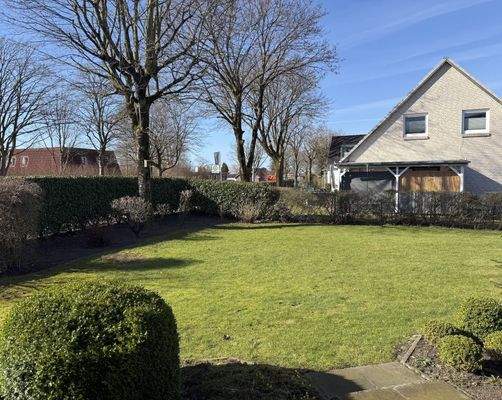 Blick in den gepflegten Garten