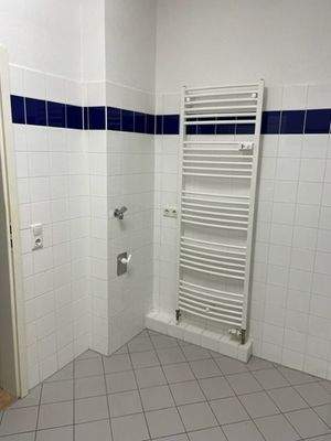 Badezimmer mit Waschmaschinenanschluss