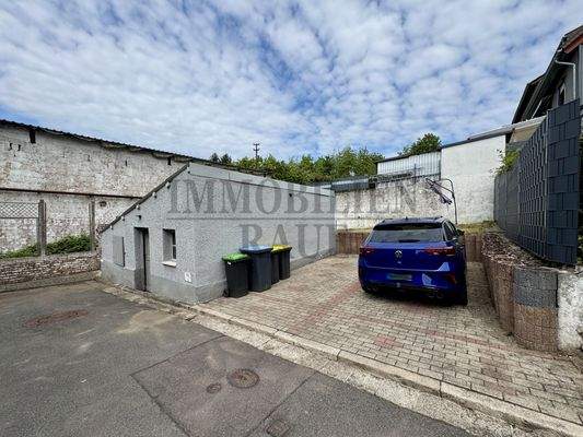 Schuppen und Stellplätze