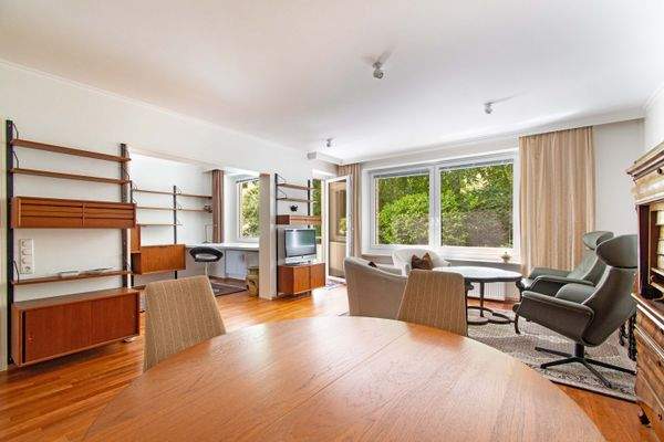 Großer Wohn-Essbereich mit Durchbruch zum halben Z