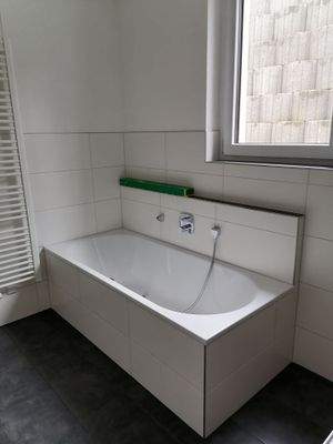 695a5d3602b4d6.10147931-Bad UG..jpg