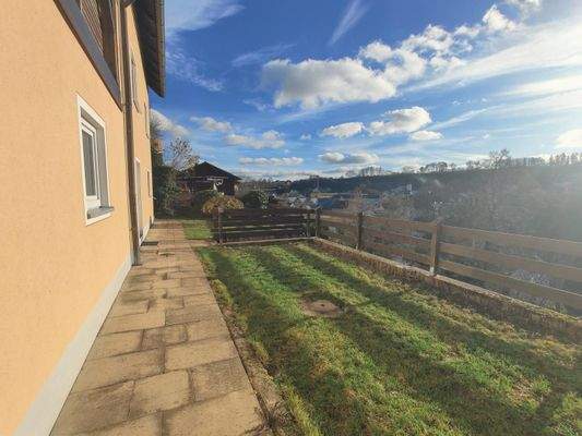 Terrasse mit 1. Gartenebene