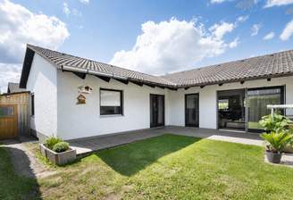 Bungalow Gartenansicht