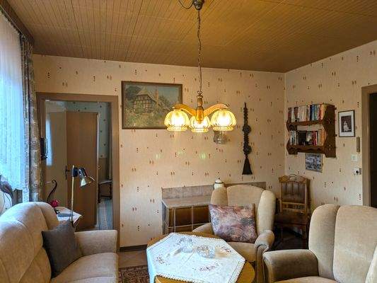 Wohnbereich mit Zugang zur Küche