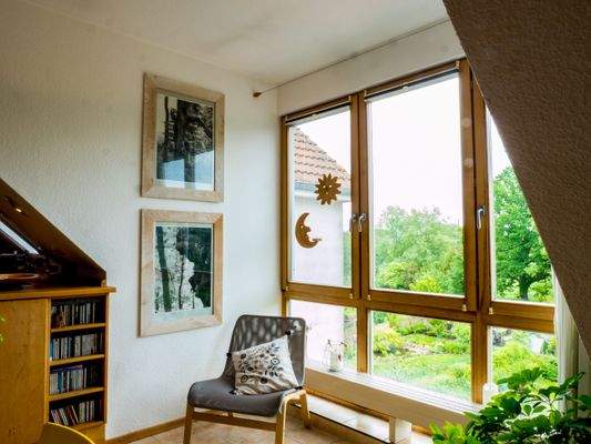 DG - Whg. 2 - Wohnzimmer - Fensterfront zum Hof 82