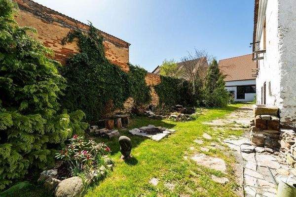 1746786279_WVzYQGlL75