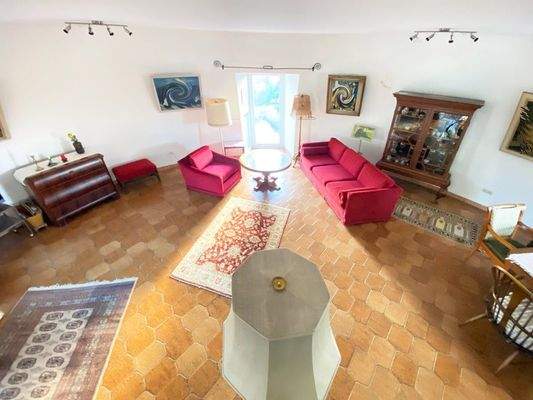 Beachtlicher Wohn-/Essbereich