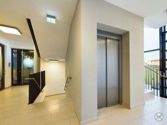 Eden-Ehbrecht-Immobilien_Vermietung_Büro_Alter-Stadthafen_081