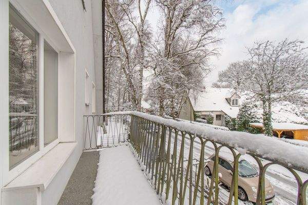 West-Balkon mit Blick ins Grüne 