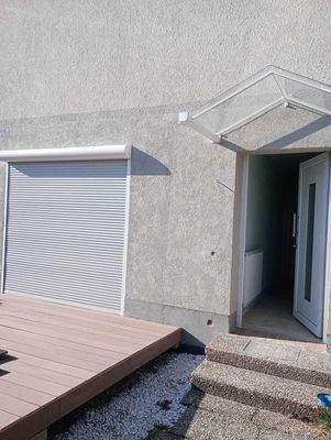 Eingang und Terrasse