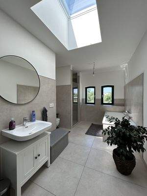 Badezimmer Betriebswohnung DG