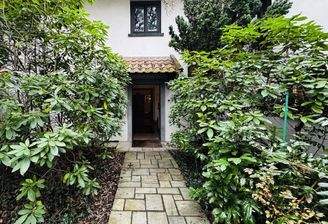 Einer der Eingänge ins Haus