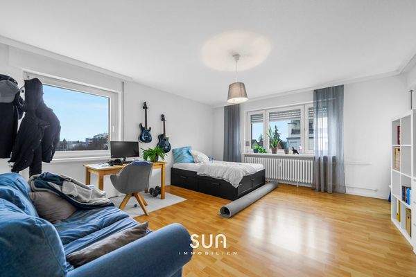 LICHTDURCHFLUTETES SCHLAFZIMMER 1