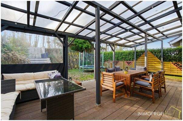 19. Terrasse (Gebäude hinten EG).jpg