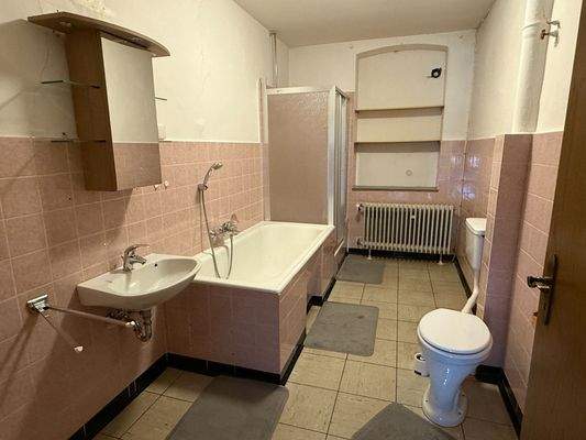 Badezimmer 1.OG Haupthaus WHG Nr.1