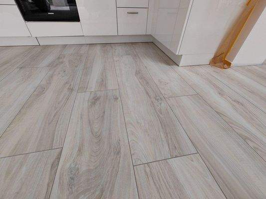 Fliesenboden, Holzoptik, 