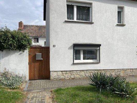 Hauptzugang von der -Lindenstraße-