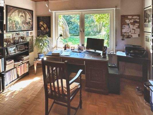 Arbeitszimmer im EG