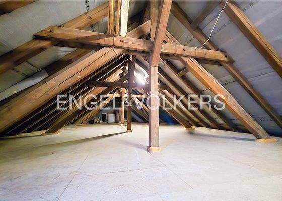 EV - Spitzboden - Lagerfläche