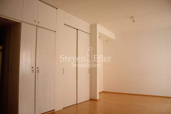 Büro im Erdgeschoss