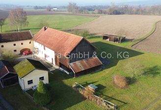 Haus u. Hof u. Garage u. Garten