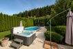 Garten mit Pool und Whirlpool