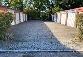 Garage Einfahrt Hof.jpg
