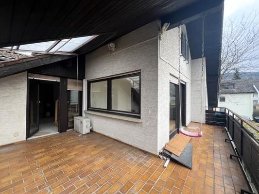 1 OG Überdachter Balkon