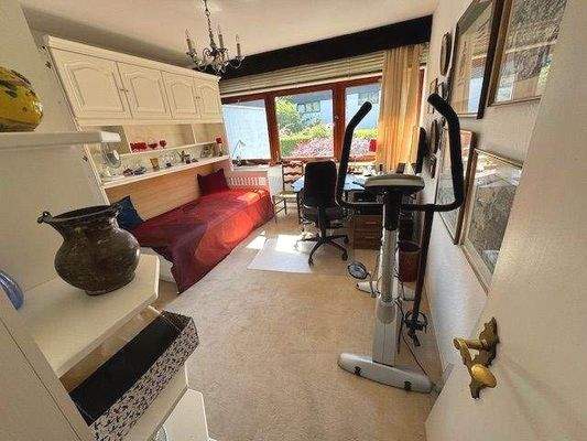 Schlafzimmer 2 - 1125.jpg