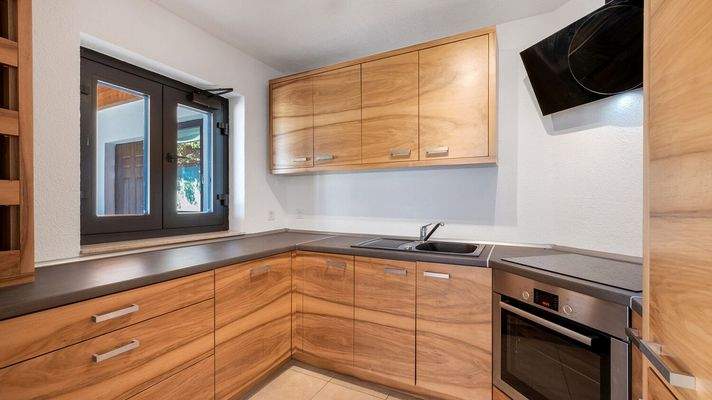 Küche mit Blick in die Gloriette