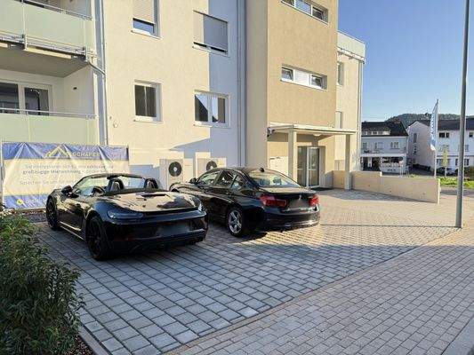 Stellplätze der Penthouse-Wohnung