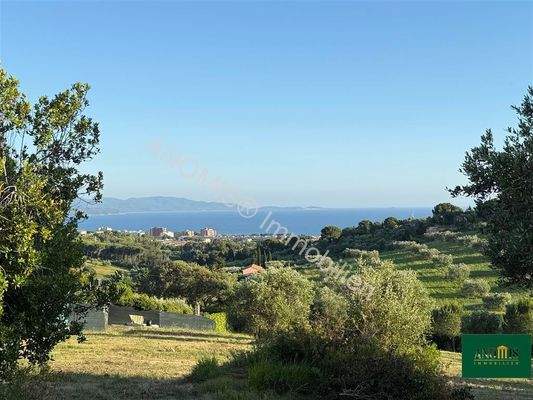 Grundstück mit Meerblick