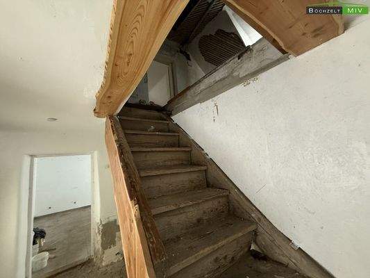 altes Wohnhaus Treppe ins DG