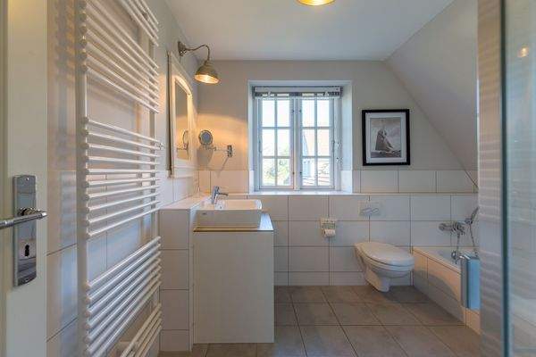 Haus II - DHH rechts - Tageslicht-Vollbad