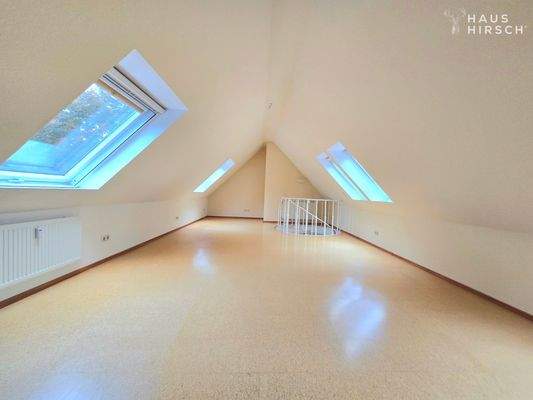 Großes Dachstudio in der zweiten Ebene