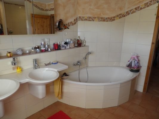 Badezimmer im Erdgeschoss