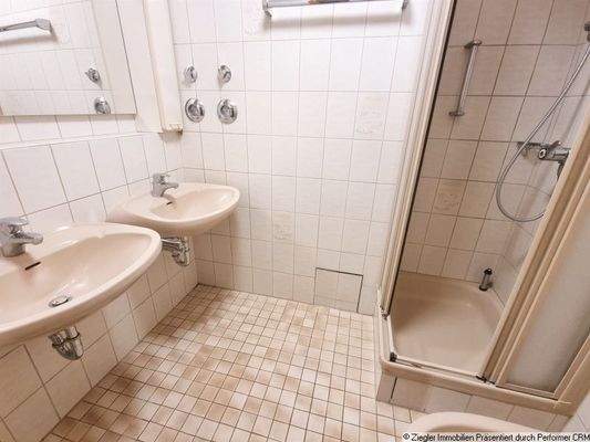 13 Duschbad a