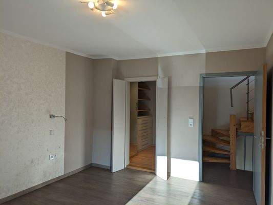 Schlafzimmer mit Ankleide