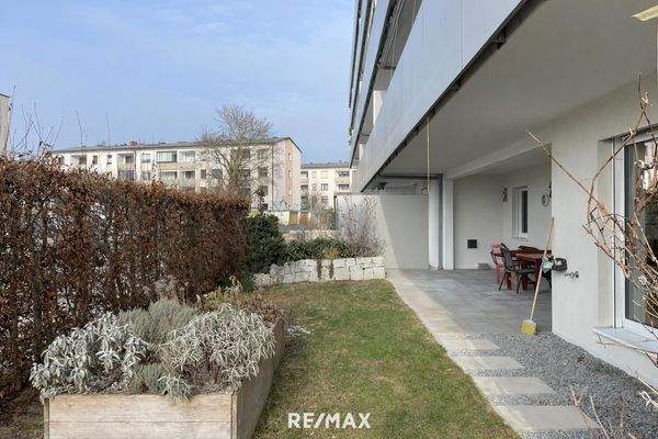 Terrasse_KI-geräumt