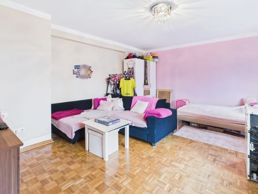 Schlafzimmer (EG)