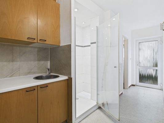 Küche/ Flur/ Dusche